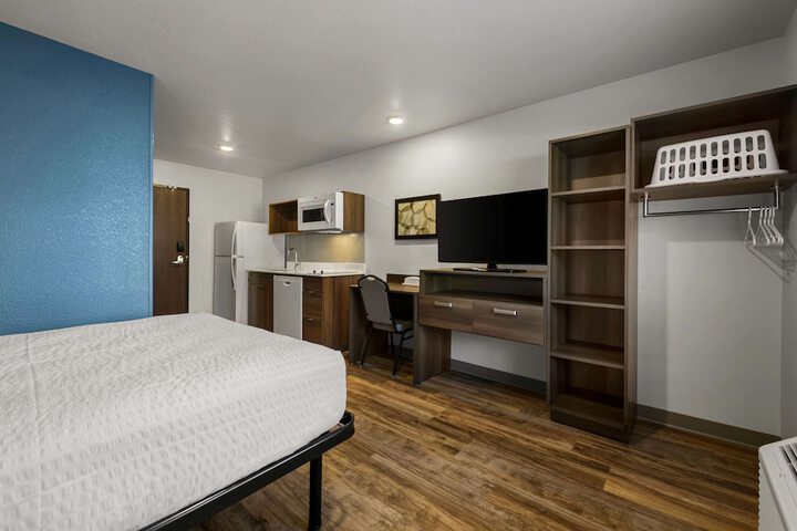 Room 25 of 39