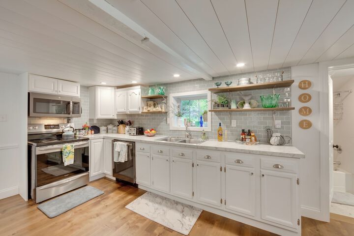 Charming Manheim Cottage w / On-site Animal Viewing
