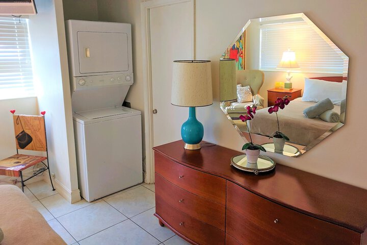 Room 32 of 177