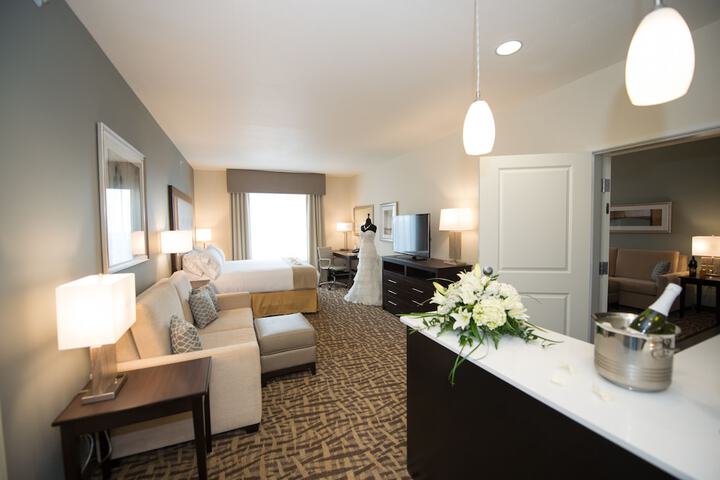 Holiday Inn Express & Suites Denver South - Castle Rock by IHG