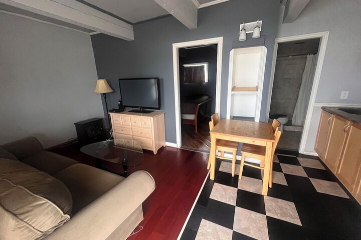 Room 17 of 31