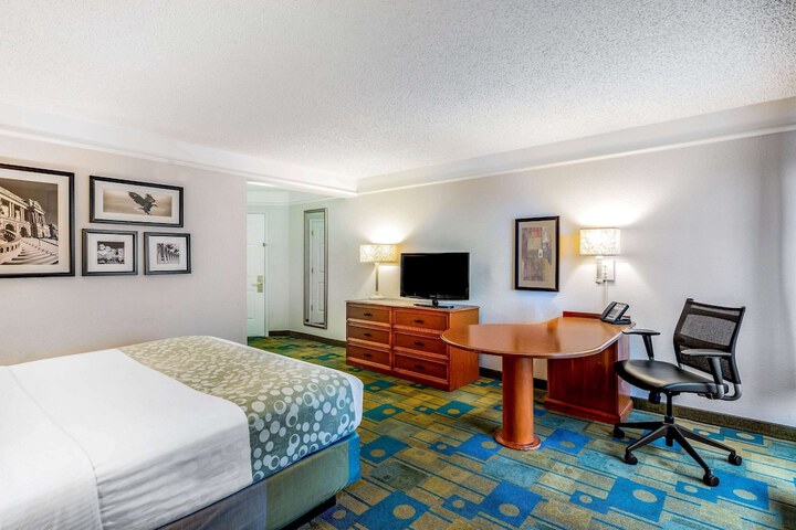 Room 11 of 29