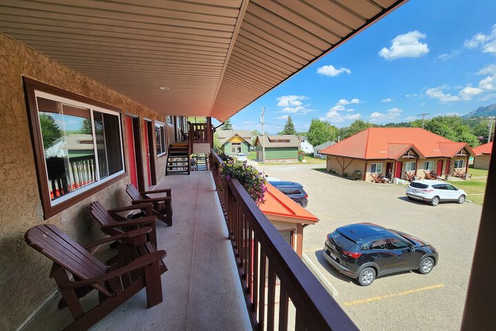 Aspen Village Inn