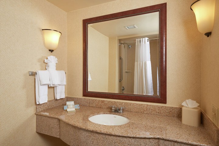 Room 25 of 39