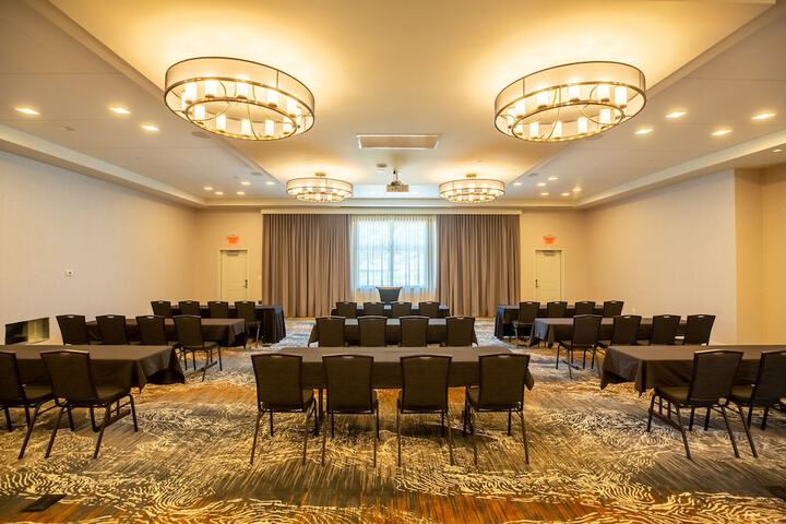Ballroom/Hall 158 of 188