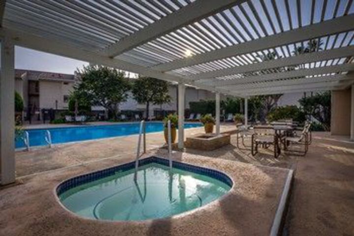 Modern 3Br Malibu Condo Pool Ocean Views Minutes to Beaches by RedAwni