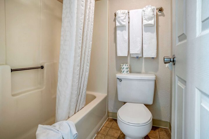 Room 5 of 40