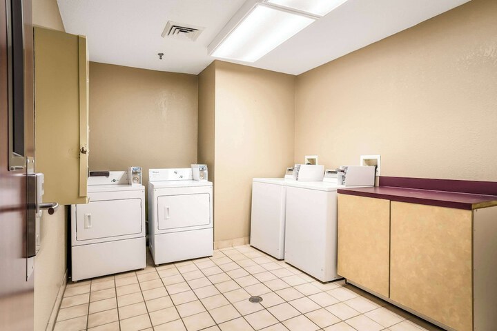 Sleep Inn & Suites Jacksonville near Camp Lejeune