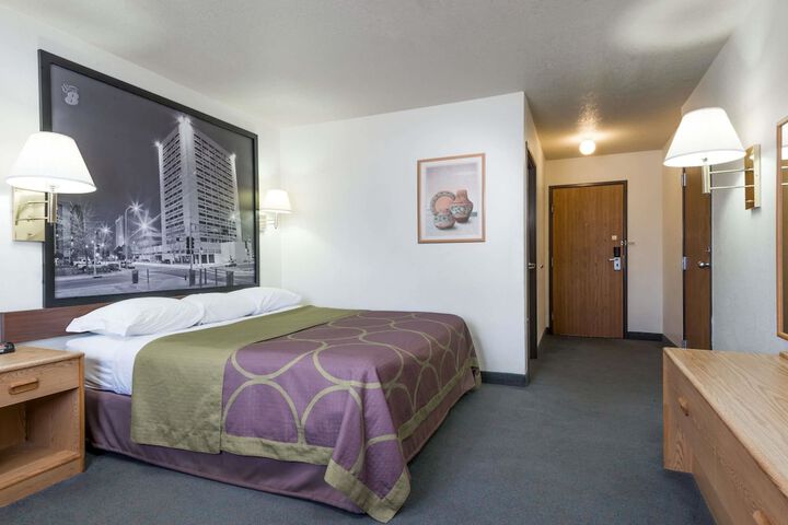 Room 14 of 19