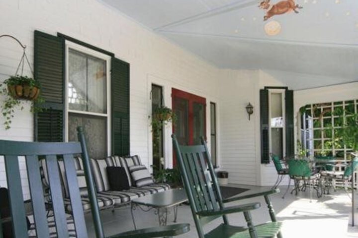 PLEASANT STREET INN