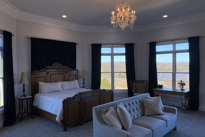 Whitestone Inn