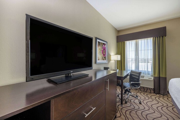 Room 18 of 48