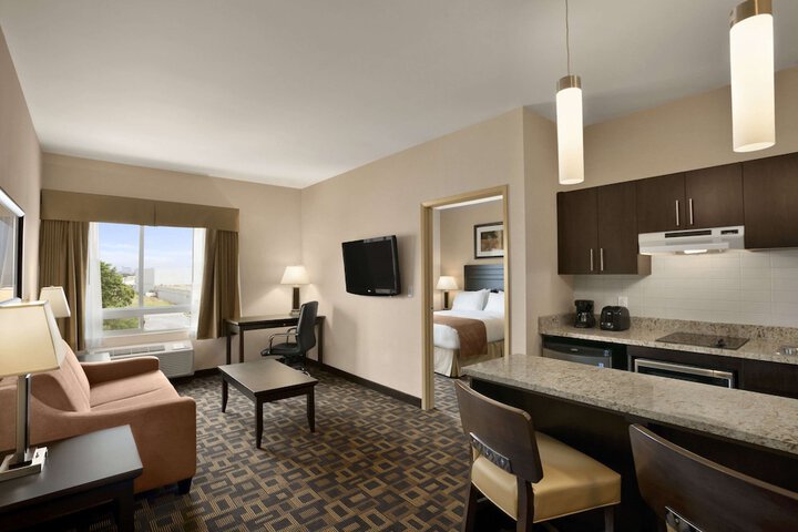 Room 15 of 22