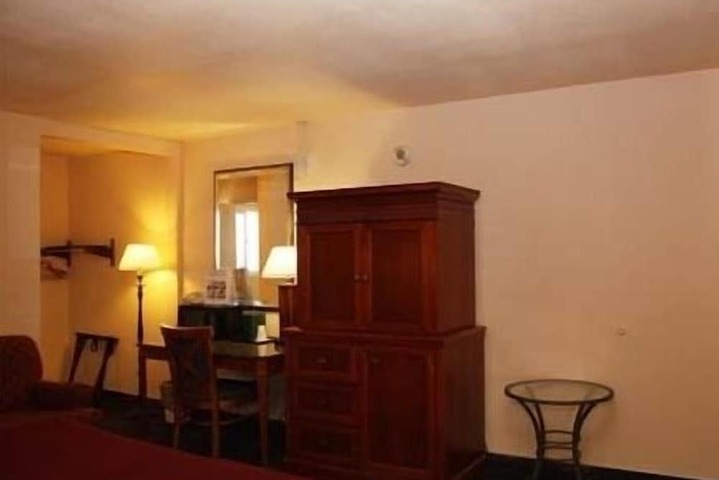 Room 12 of 35