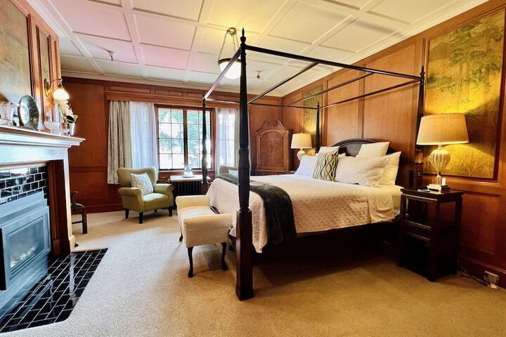 Room 27 of 68