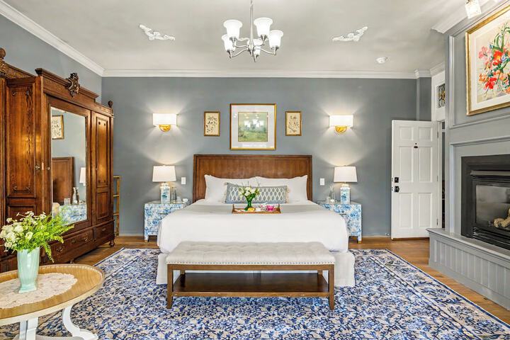 McCully House Inn