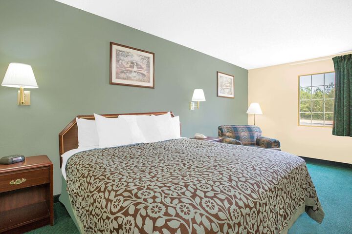 Room 7 of 14