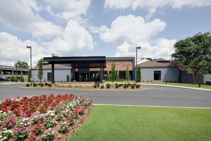 Courtyard by Marriott Atlanta Windy Hill / Ballpark