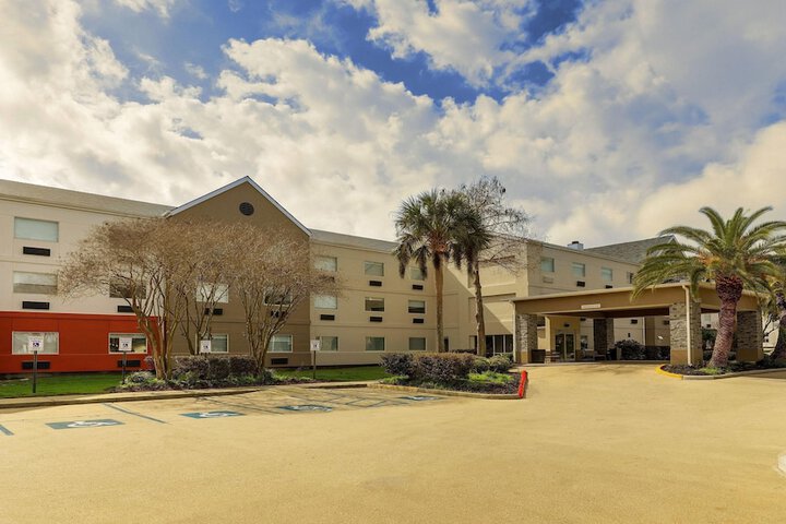 Hotel 11 of 64