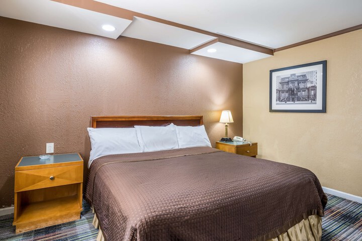 Room 21 of 56