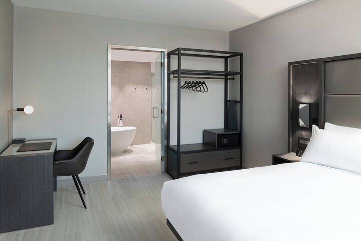 Room 14 of 89
