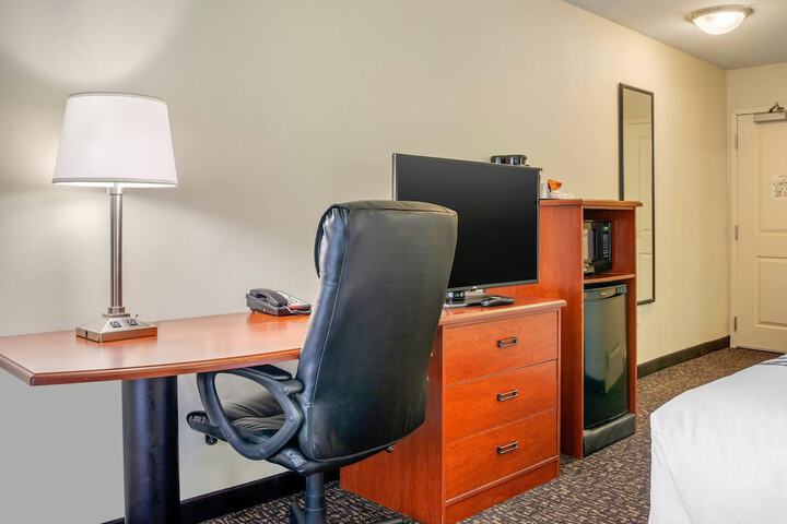 Sleep Inn & Suites Milwaukee Airport