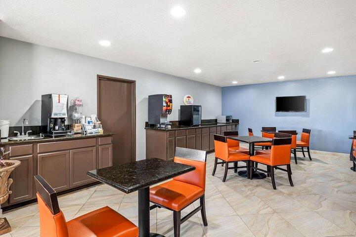 Super 8 by Wyndham Marana / Tucson Area