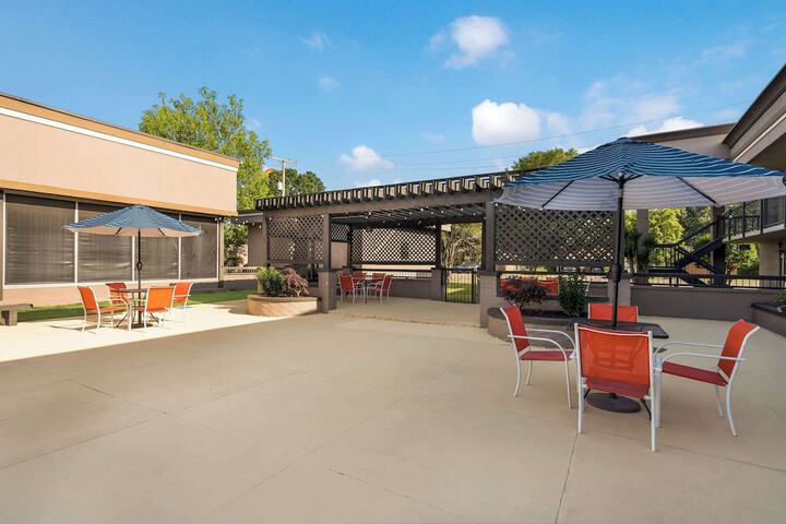 Pool 10 of 65