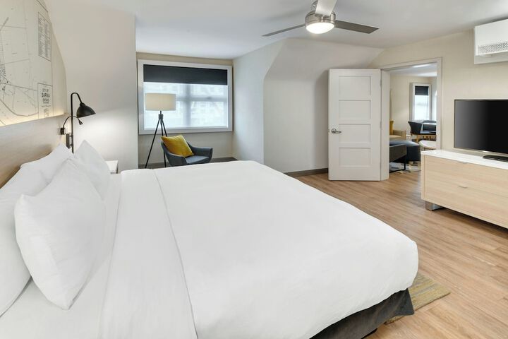 Room 10 of 56