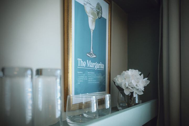 Peninsula Bed & Cocktails