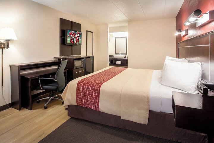 Room 7 of 16