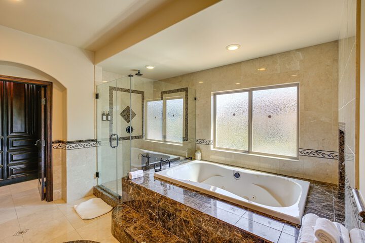 Spacious Fullerton Villa w / Private Pool & Hot Tub