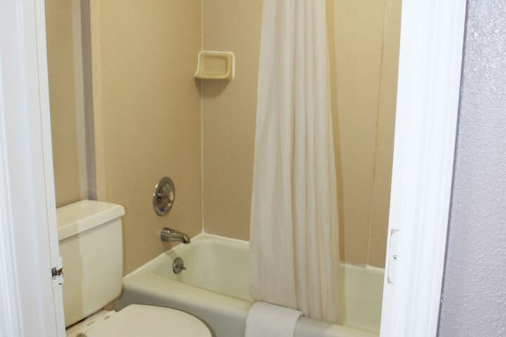 Room 18 of 25