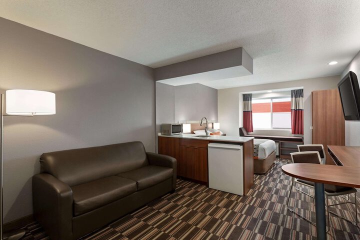 Room 12 of 22