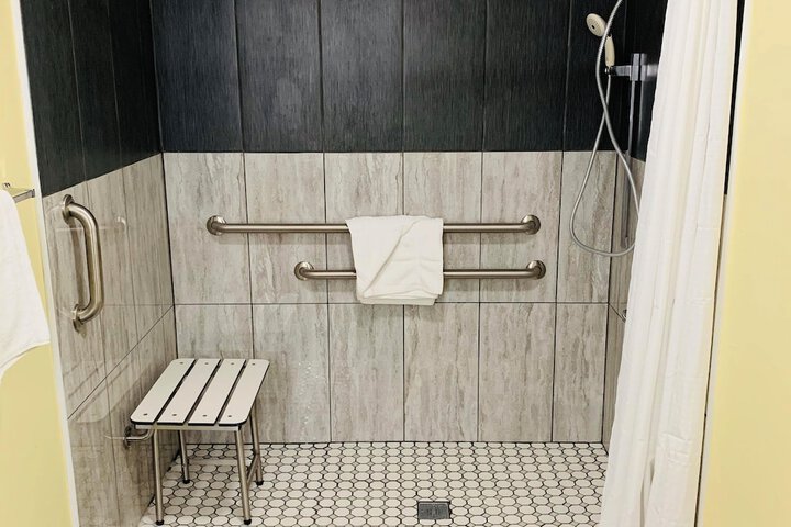 Room 11 of 35