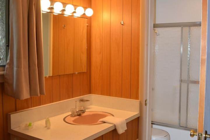 Mount Coolidge Motel