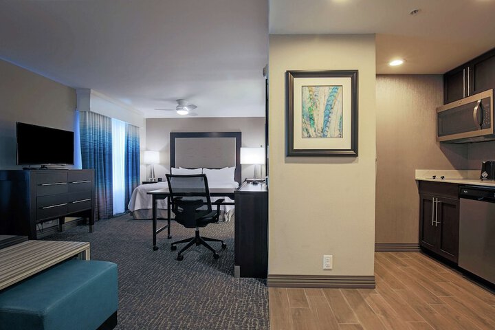 Room 25 of 37