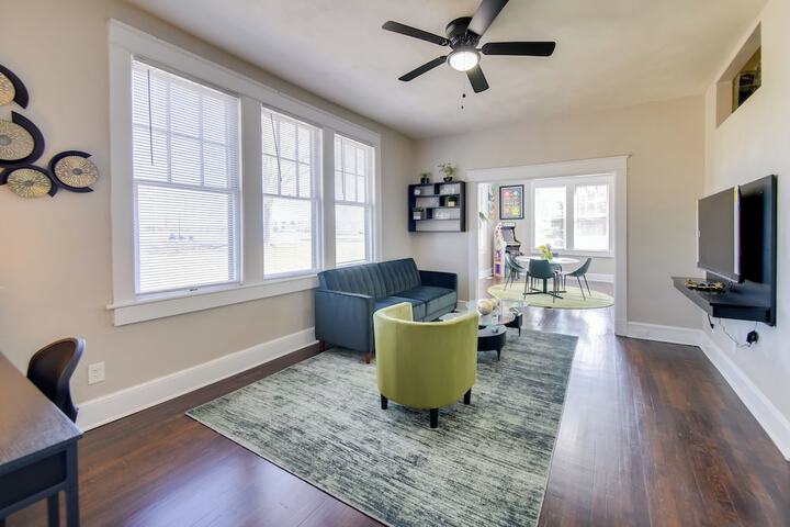 Waterfront Portsmouth Apt: 1 / 2 Mi to Dtwn & Ferry