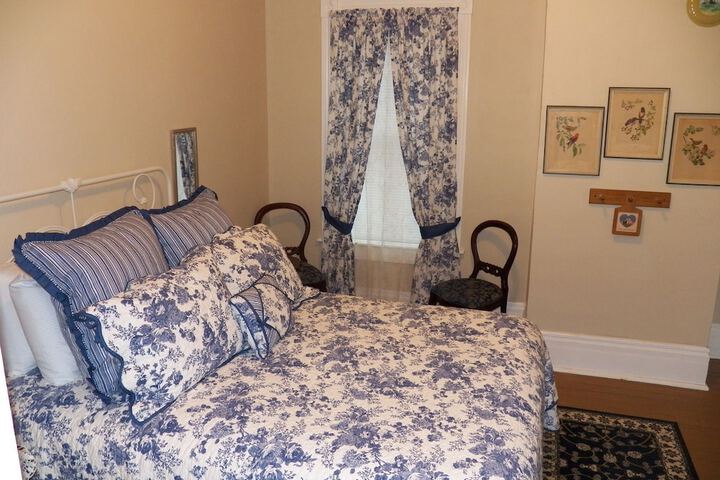 Room 12 of 32