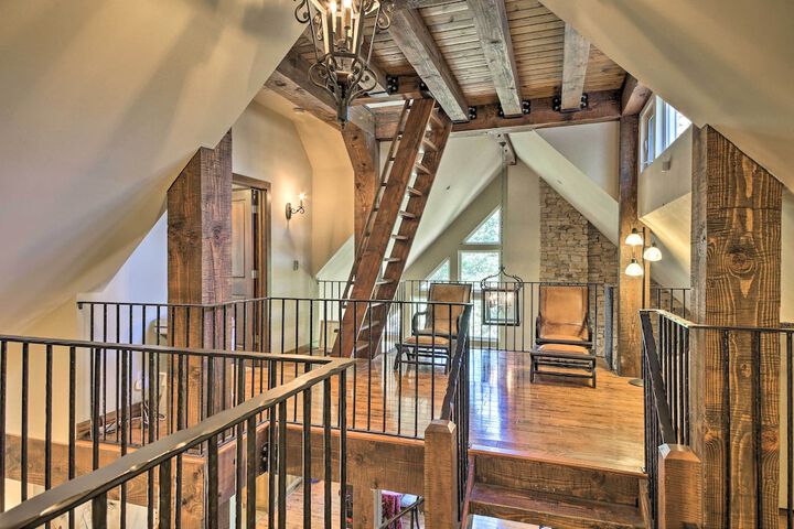 Incredible Lake Arrowhead Home w / Views & Decks!