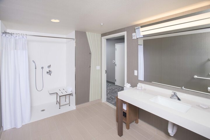 Room 20 of 33