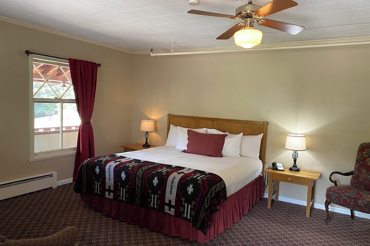 Room 32 of 62