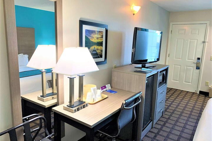 Room 9 of 37