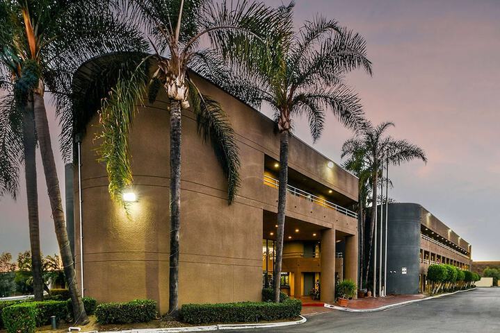 Travelodge by Wyndham Commerce Los Angeles Area