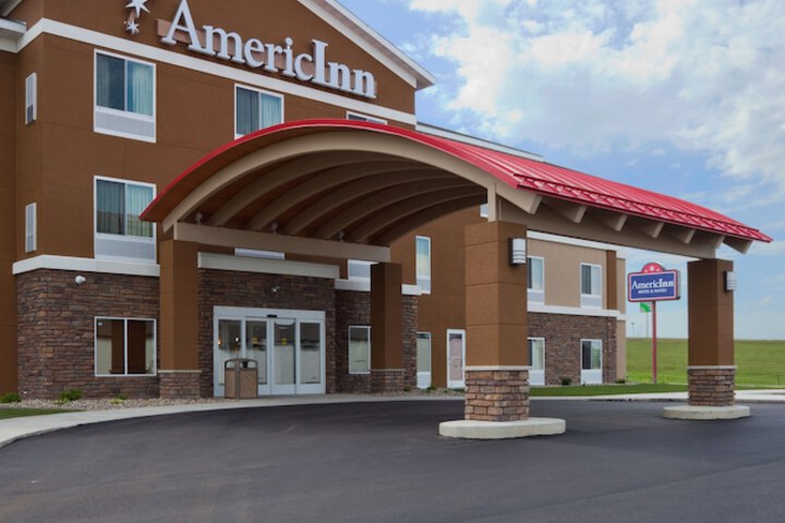 AmericInn by Wyndham Hartford SD