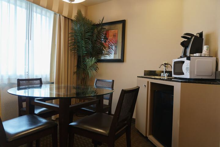 Room 8 of 27
