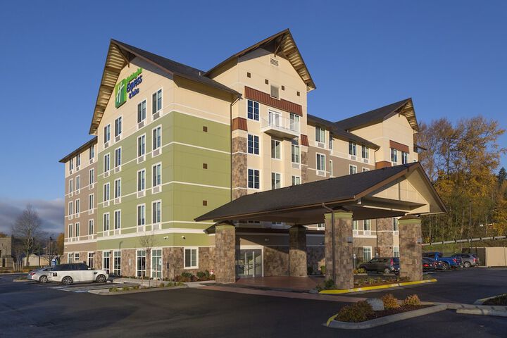 Holiday Inn Express & Suites Seattle South - Tukwila by IHG