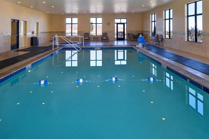 Holiday Inn Express & Suites Pocatello by IHG
