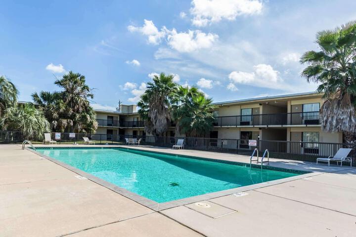 Econo Lodge Baytown