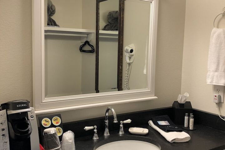 Room 7 of 109